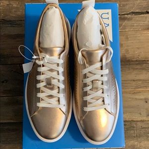 Under Armour women’s sneakers